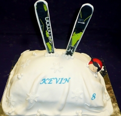Lyžiar na torte