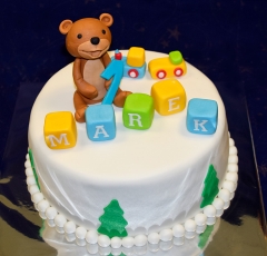 Macík na torte