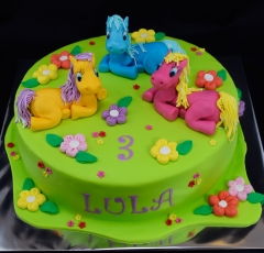 Poník na torte