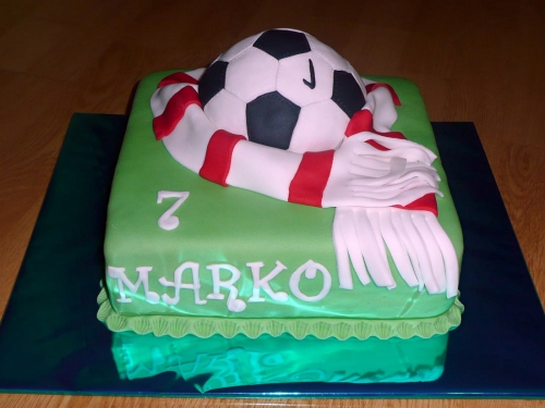 Športové torty » Torta Futbalová torta pre chlapca, lopta a šál