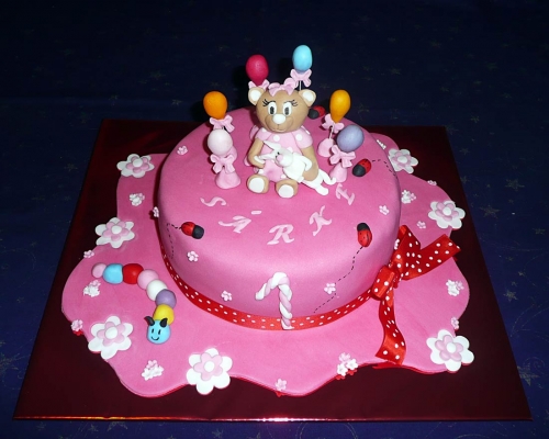 Svadobné torty » Torta Torta s macíkom v šatôčkach pre dievčatko Sárku
