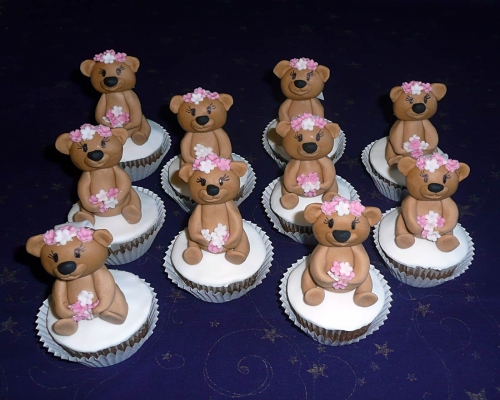 Svadobné torty » Torta Muffiny s postavičkou nevesty