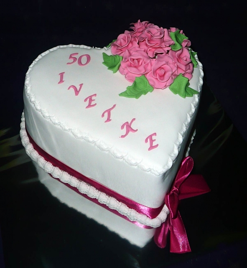 Najnovšie torty » Torta Srdce s kvetmi