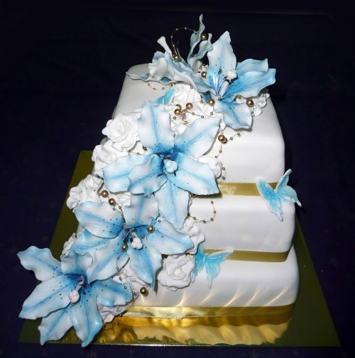 Svadobné torty » Torta Štvorcová s kvetmi