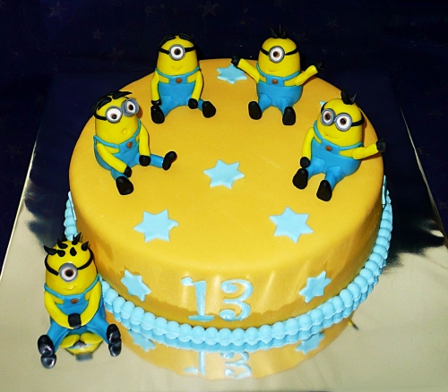 Svadobné torty » Torta Mimoni s postavičkami