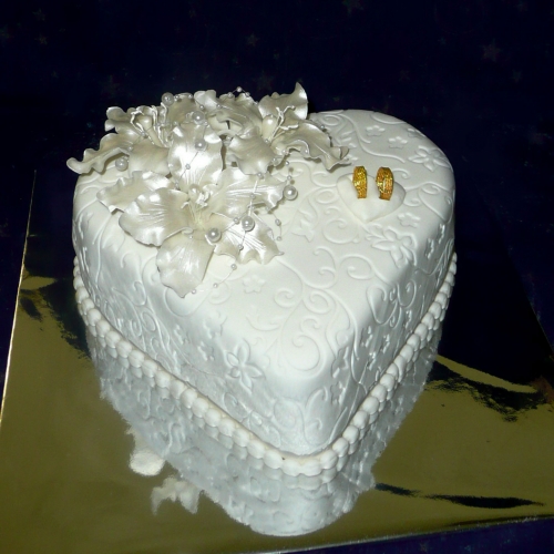 Svadobné torty » Torta Srdce s obrúčkou