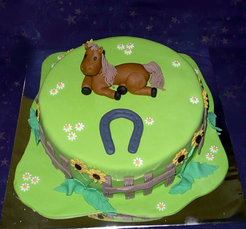 Svadobné torty » Torta Koník v záhradke