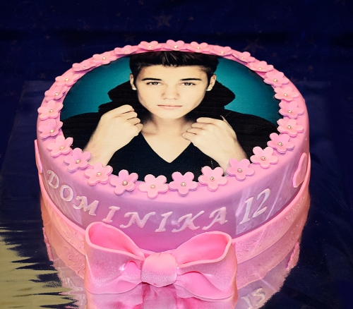 Torty pre chlapcov » Torta Bieber s obrázkom