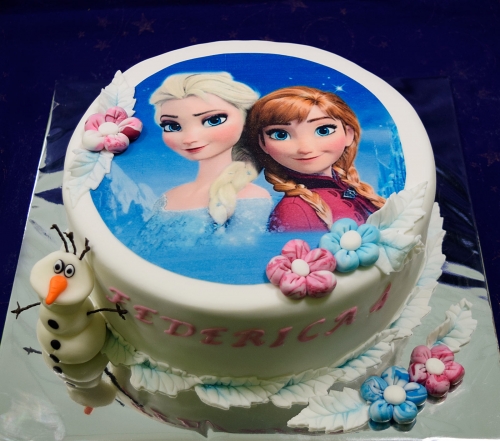 Torty pre deti » Torta Frozen s fotkou a snehuliakom