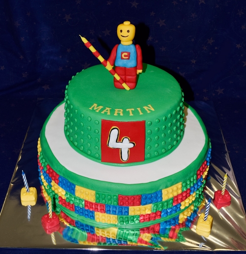 Svadobné torty » Torta Lego s postavičkou