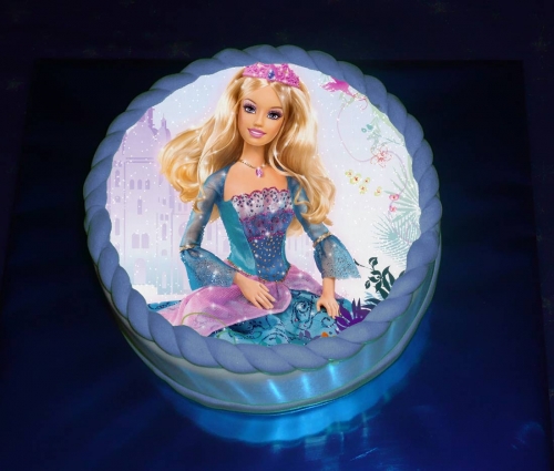 Jedlé obrazky na torty » Torta Jedlá obrázky na tortu, torty pre deti s oblátkou Barbie 9